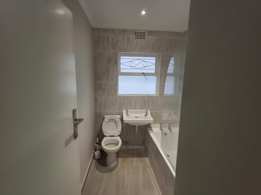 To Let 1 Bedroom Property for Rent in Sea Point Western Cape